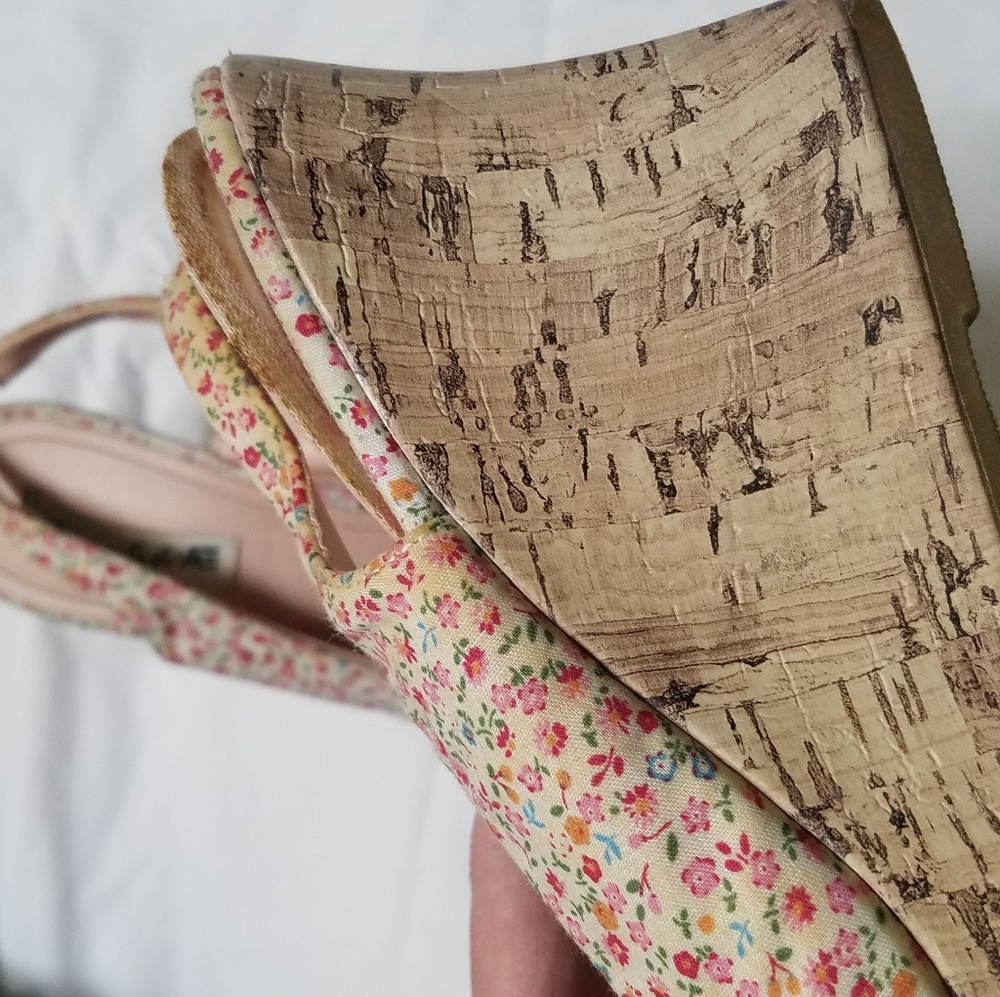 American Eagle 2.5" cork bottom heels floral upper